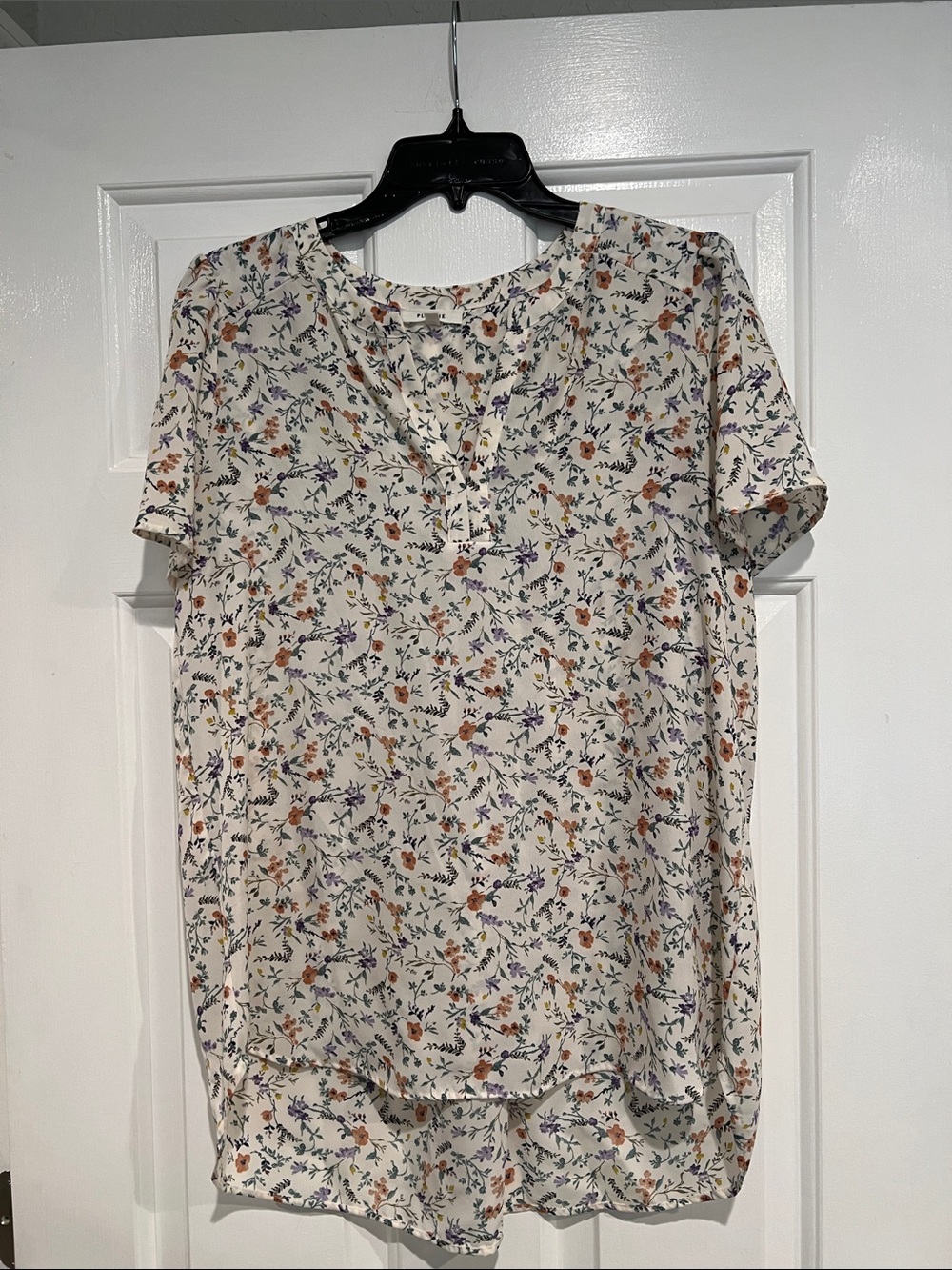 Pleione Cream Floral Short-Sleeve V-Neck Blouse